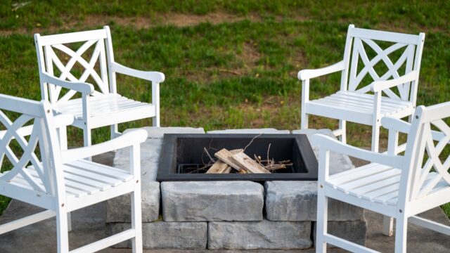 3 Reasons to Build a Backyard Fire Pit